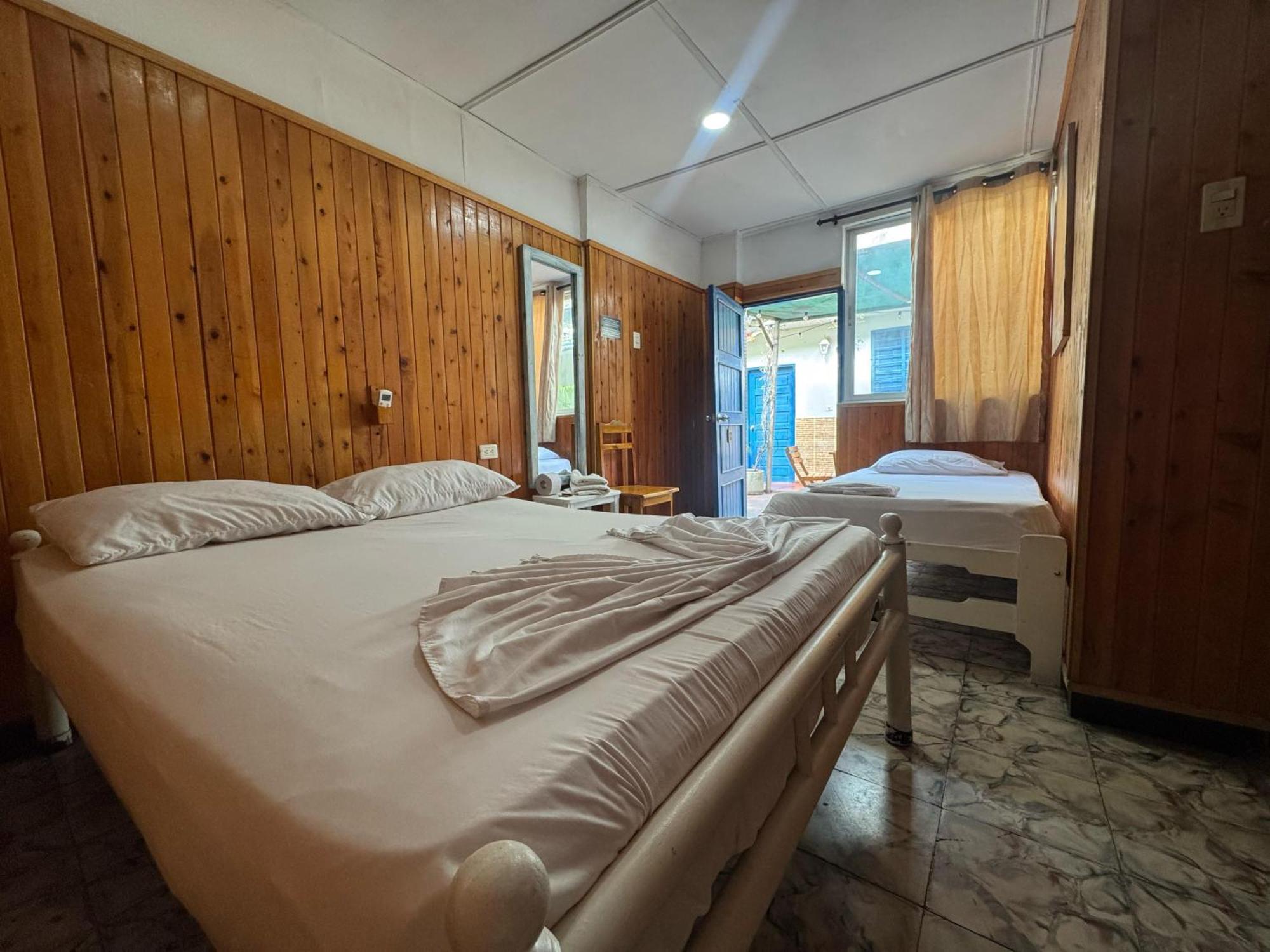 Hostal Luna Llena Getsemani Cartagena Esterno foto